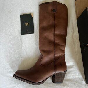 UNOPENED NEW Women's Dark Brown Fyre Boots (Size 6)